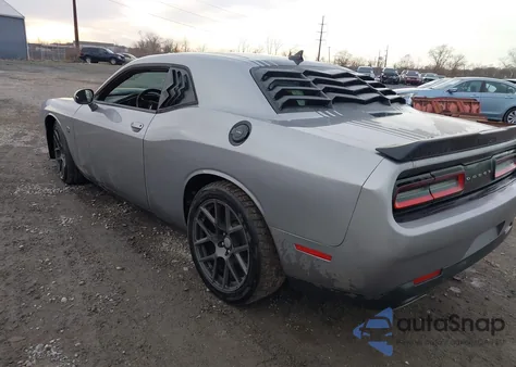 2016 Dodge Challenger 392 Hemi Scat Pack Shaker z USA, uszkodzony, nr VIN 2C3CDZFJ1GH239833